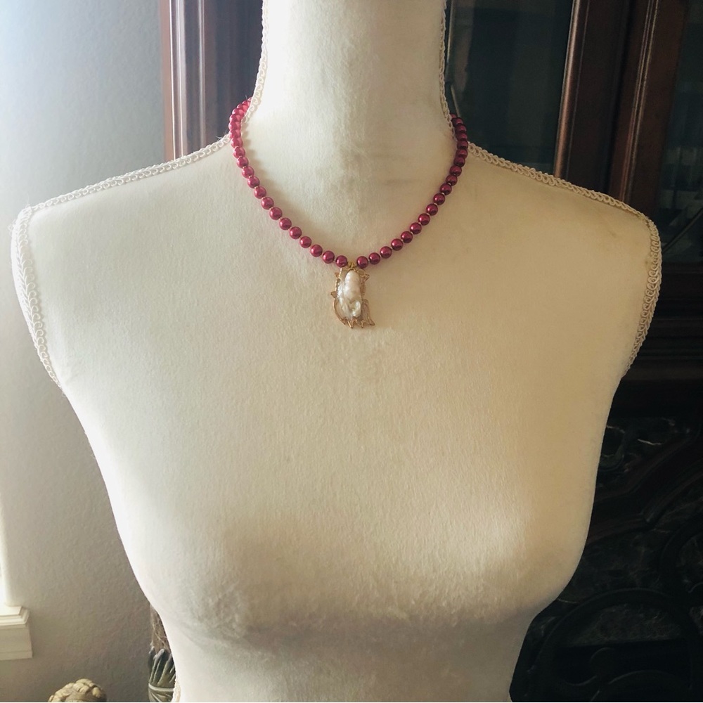 Handcrafted repurpose baroque pearl medallion pendant Czech glass Pearl necklace - Picture 8 of 13